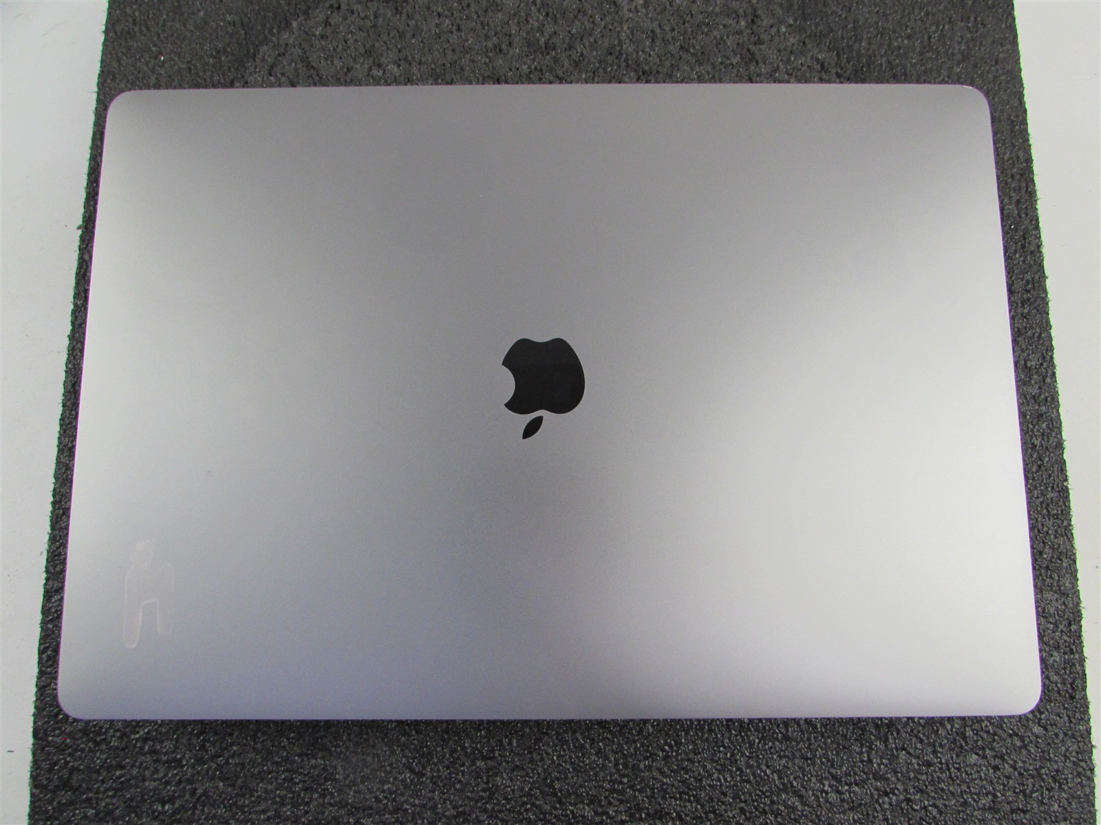 APPLE MACBOOK PRO A2141 3072X1920 I9-9980Hk 1TB SSD 32GB RAM AMD GPU NO O.S