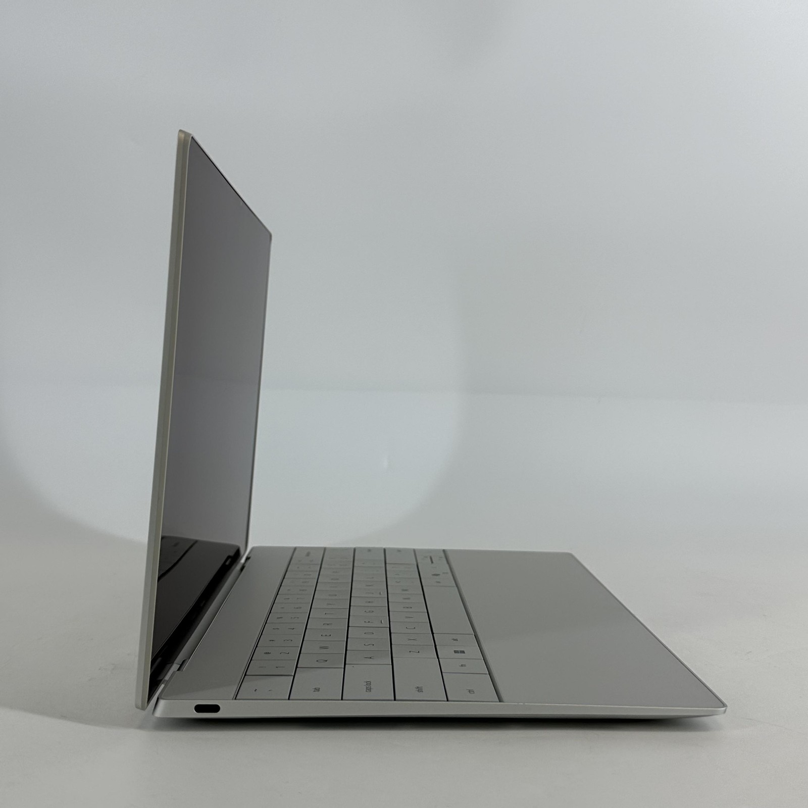 Dell XPS 13 9350 QHD+ TOUCH 2.2 GHz Ultra 7 258V 32GB 1TB SSD Excellent