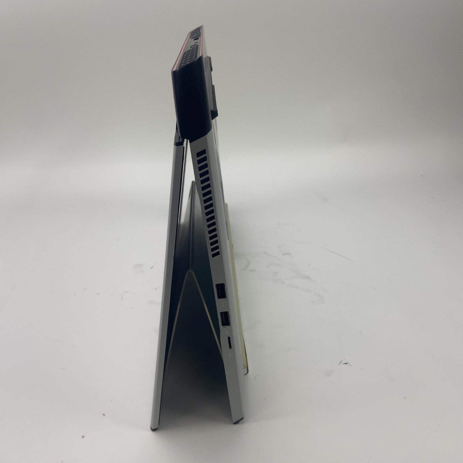Alienware M17 R3 17.3″ i7-10750H 2.6GHz 8GB RAM 1TB HDD GeForce RTX 2070
