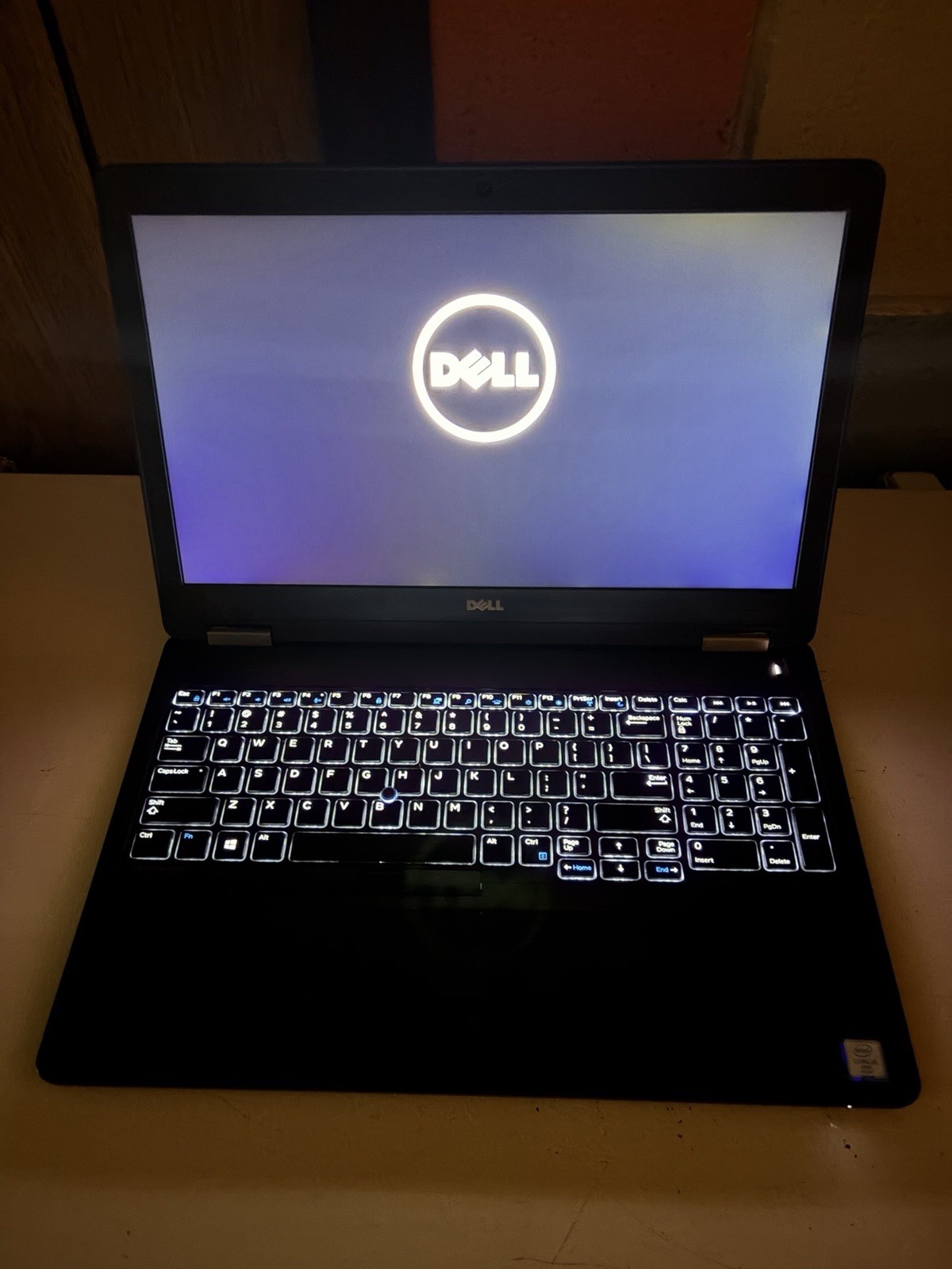 DELL LATITUDE E5570 FHD 15.6” INTEL i5-6300U 8GB RAM 250GB SSD WINDOWS 11 PRO