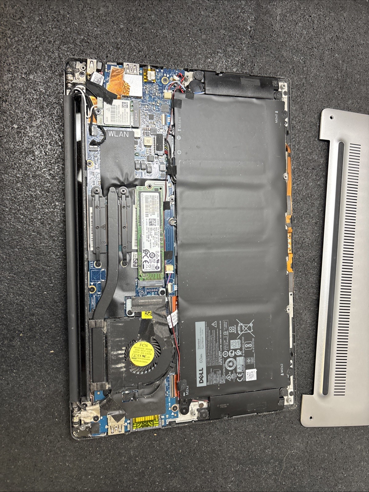 Dell XPS 13 9360 1.8GHz i7-8550U 8th Gen 8GB RAM 256GB SSD + Win 11 Pro * READ*