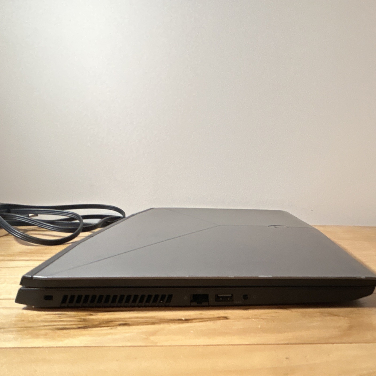 Alienware 17 R4 Gaming Laptop i7 16GB 512GB SSD GTX Win10 17.3″ Silver/Black