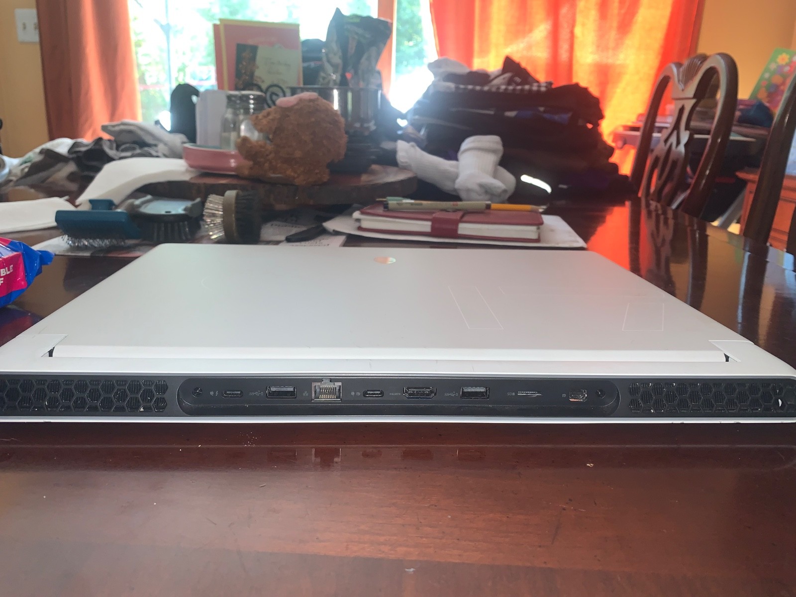 Alienware M17 R2 17.3″ (512GB SSD, Intel Core i7 9th Gen., 2.60 GHz, 16 GB RAM)