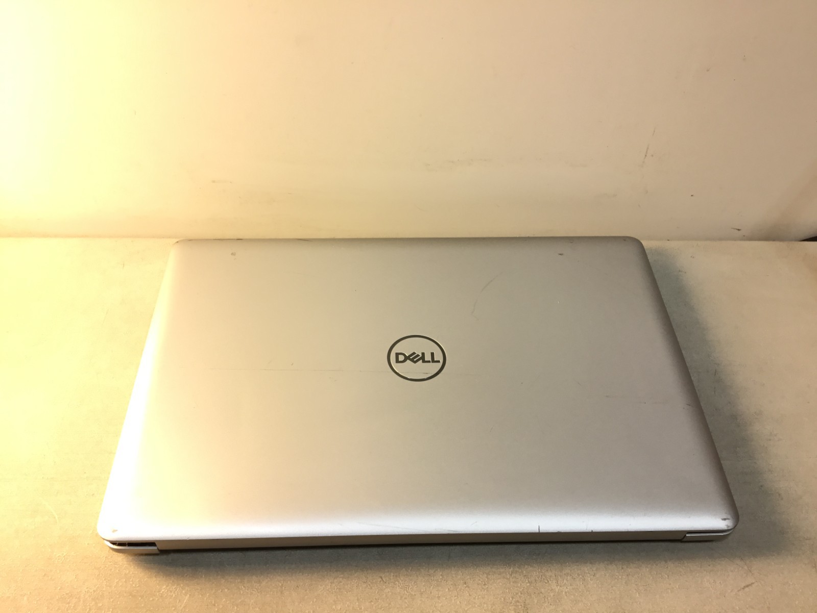 Dell Inspiron 17 5767 – FHD – i7-8600U – 4GB – NO HD