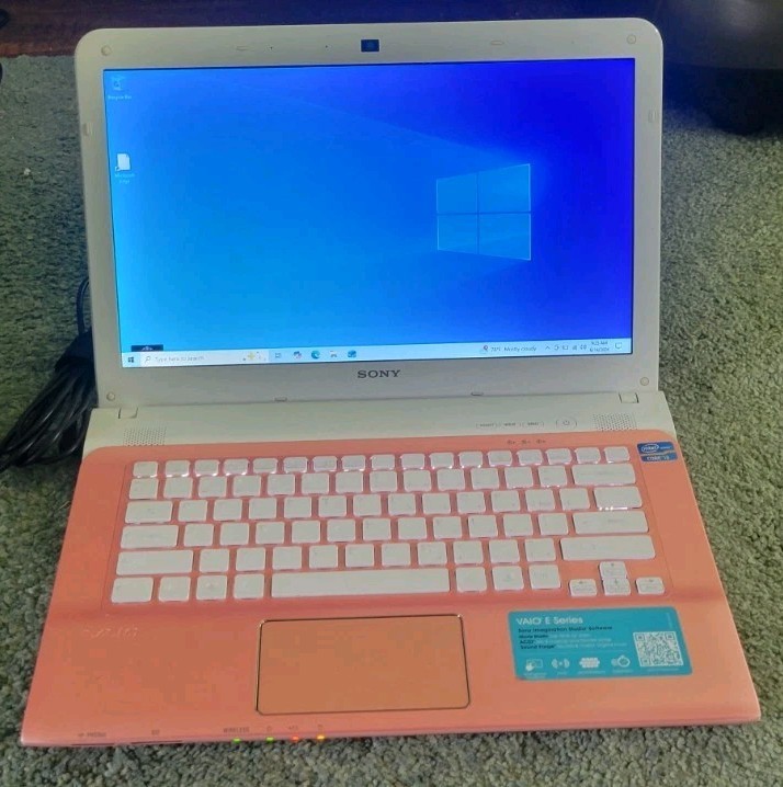 Sony VAIO Pink E Series Laptop 13” i3-3120m CPU, DVD 8GB Ram 500GB Win10