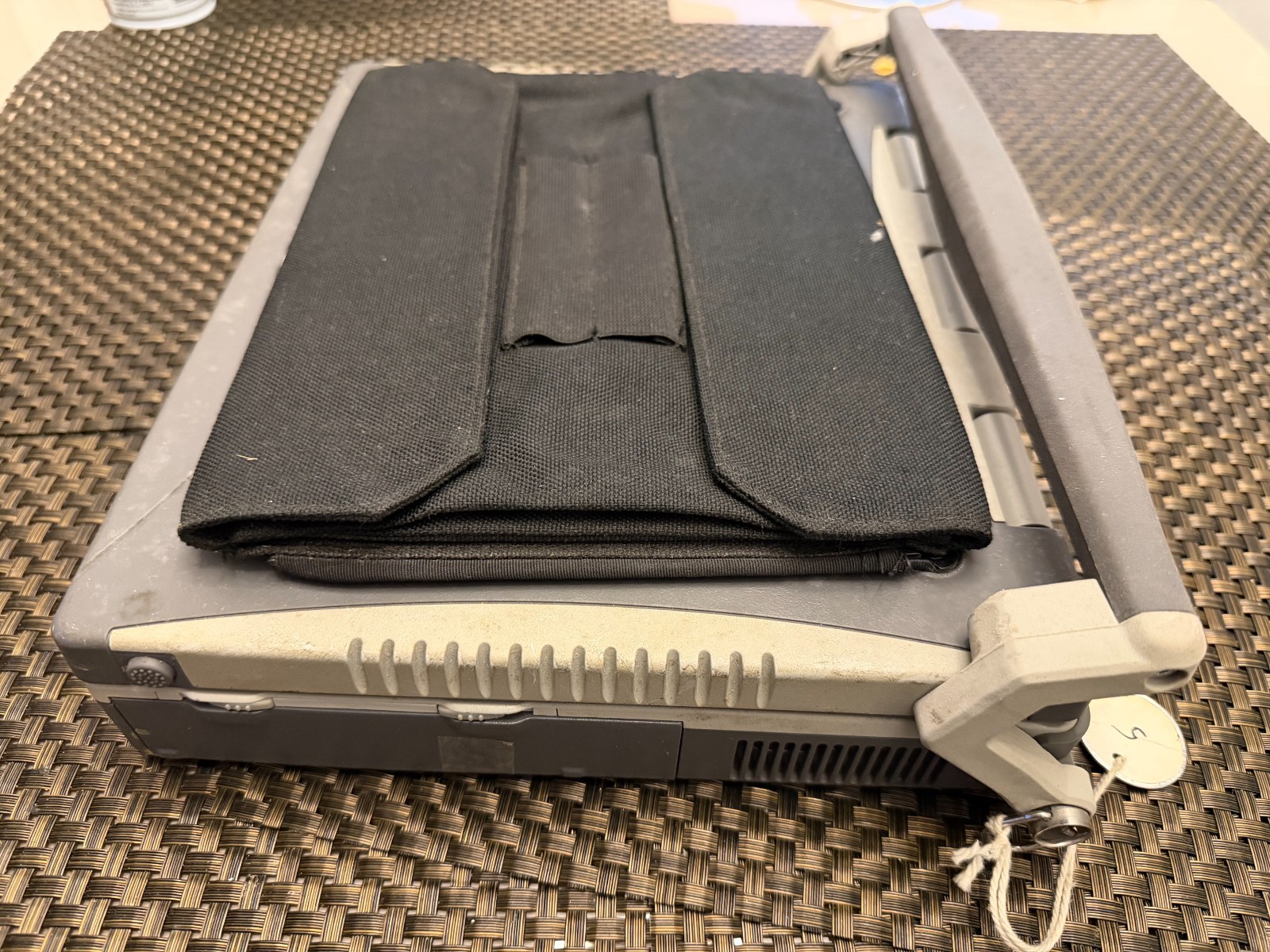 🖥️ Itronix GoBook II Celeron @1.8MHz, 1GB RAM w/AC adapter for PARTS OR REPAIR