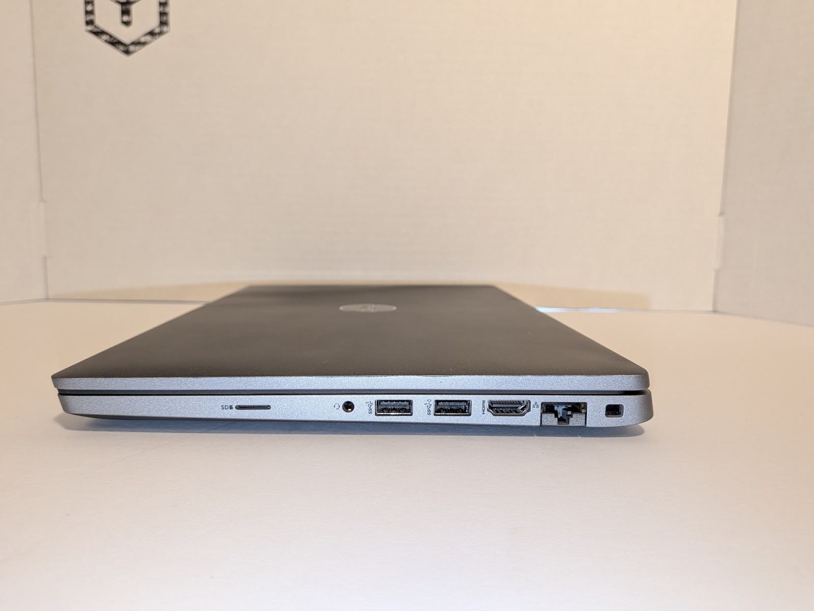 Dell Latitude 5430 | Linux Mint 22.3 | 12th Gen 10 Cor i7 | 16GB RAM | 512GB SSD