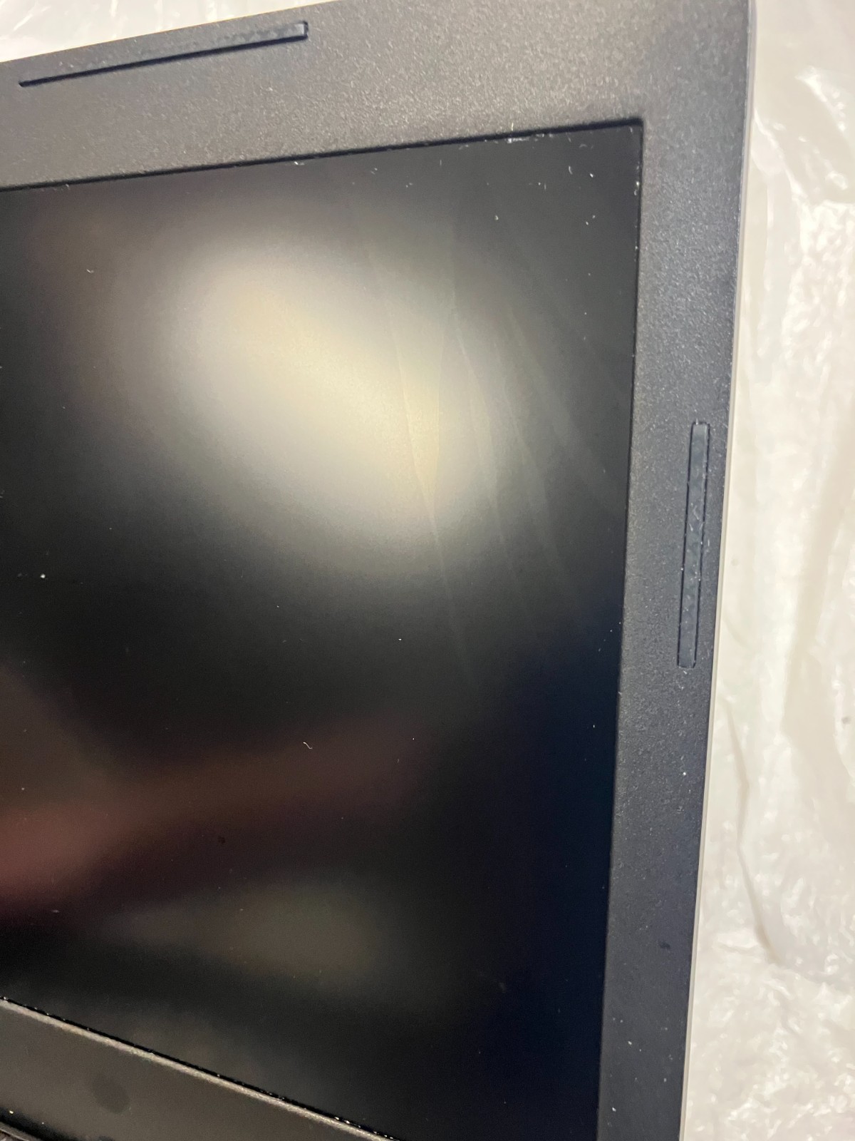 DELL VOSTRO 3490 INTEL CORE I5-10210U NO RAM NO HD screen broken For Parts