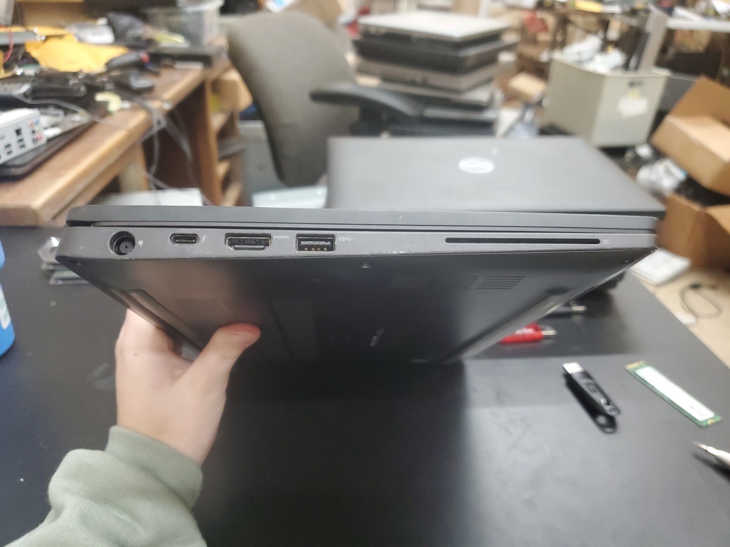 Dell Latitude 7400 14″ i5-8365U 8GB 256gb SSD Laptop W11P 122425-2