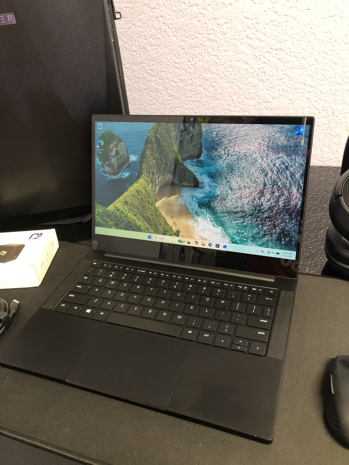 Razer Blade Stealth 13 i7-1165G7 16GB RAM 1TB SSD GTX 1650 Ti FHD OLED TOUCH