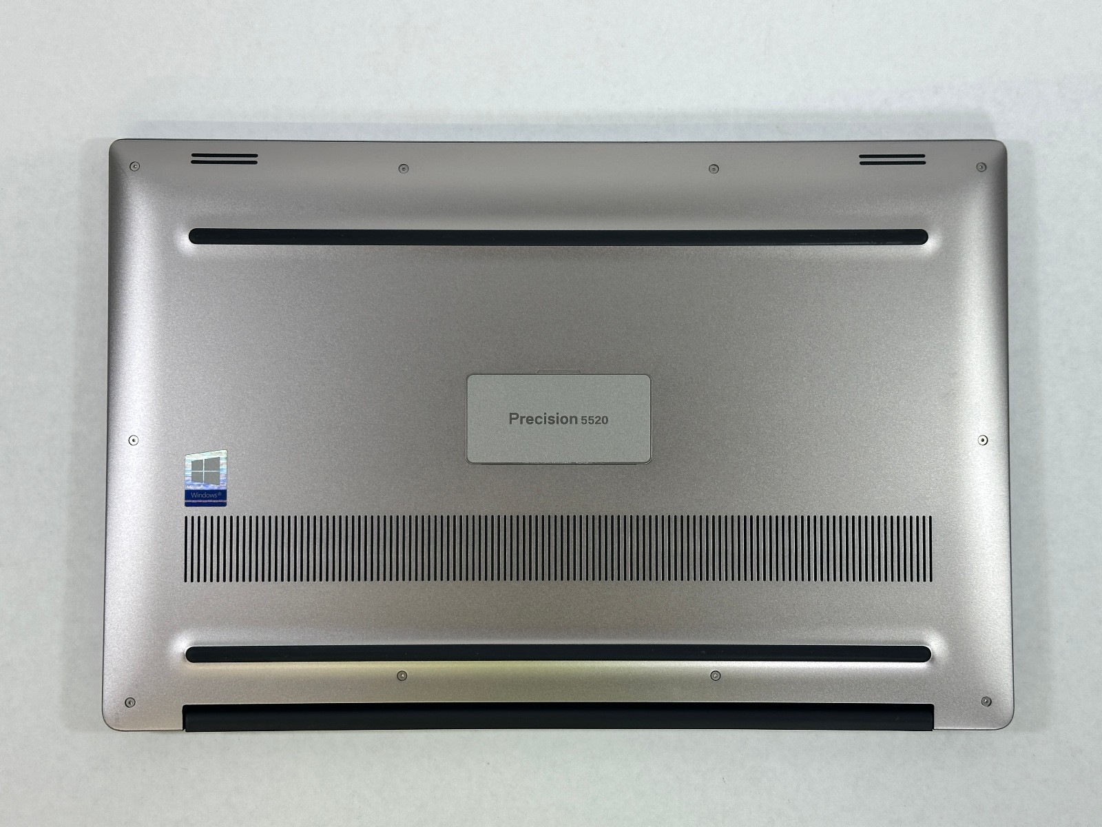 Dell Precision 5520 15.6″ Intel i7-7820HQ 16GB RAM 256GB SSD Win10 Quadro M1200