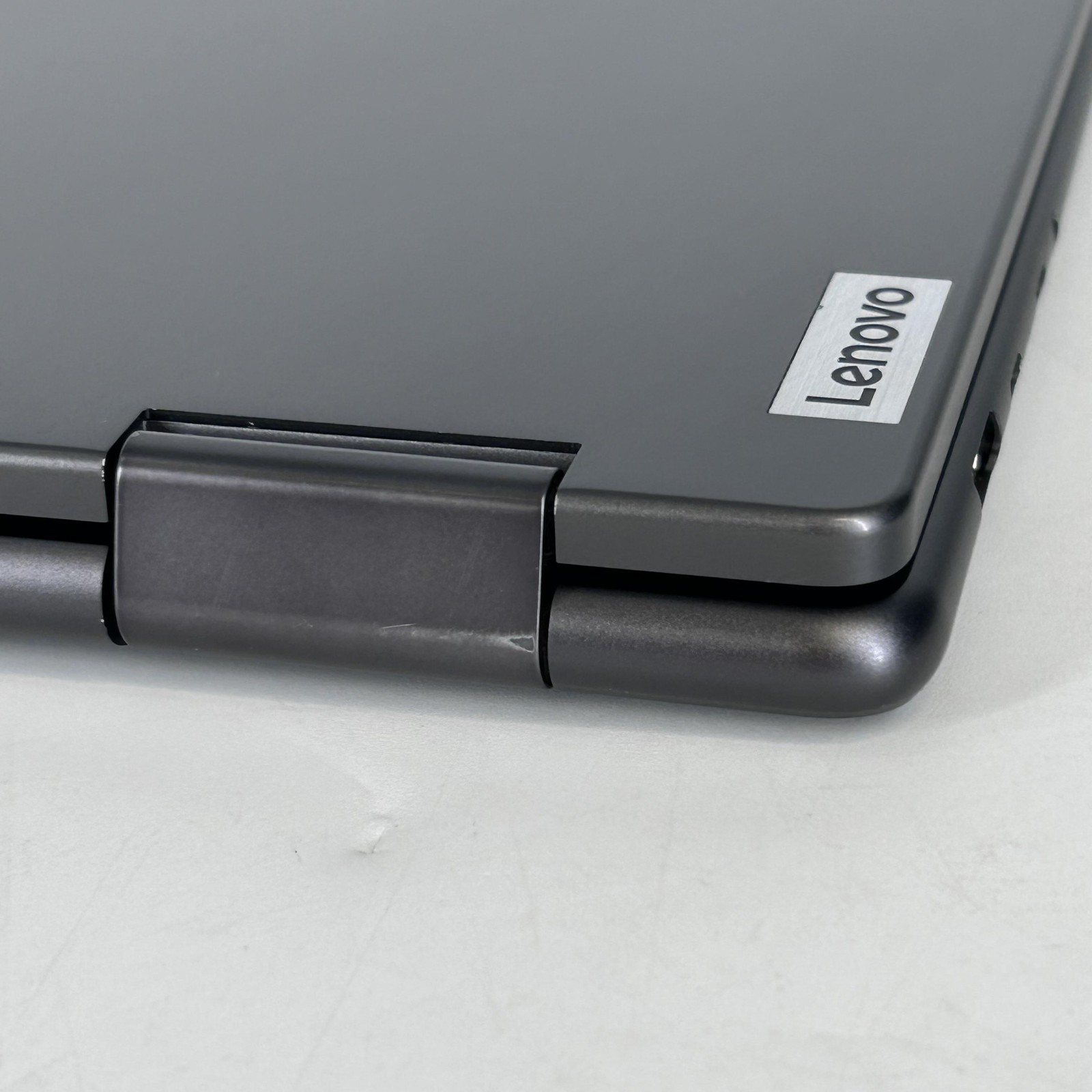 Lenovo Yoga 7i 16 FHD+ TOUCH 1.3 GHz i5-1335U 8GB 512GB SSD Good