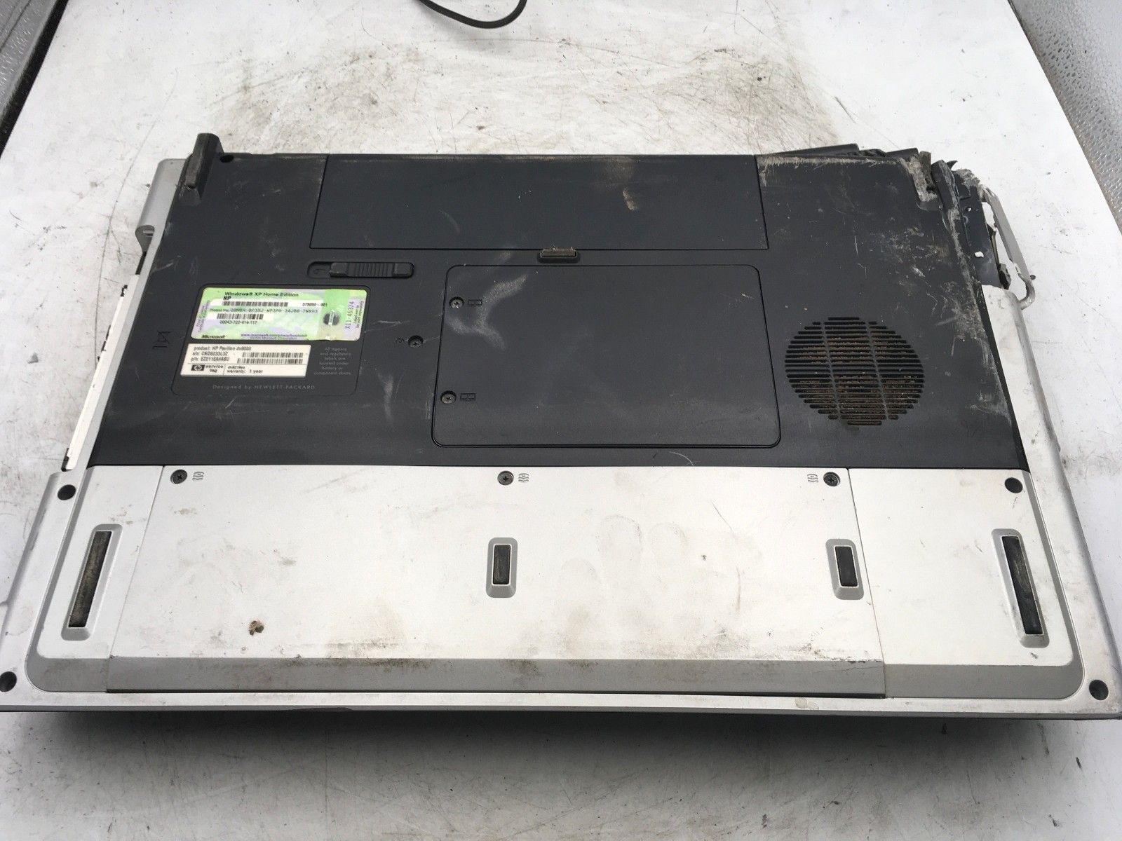 HP PAVILION DV8000 – FOR PARTS/REPAIR – INTEL CENTRINO – 256MB RAM – READ – BB
