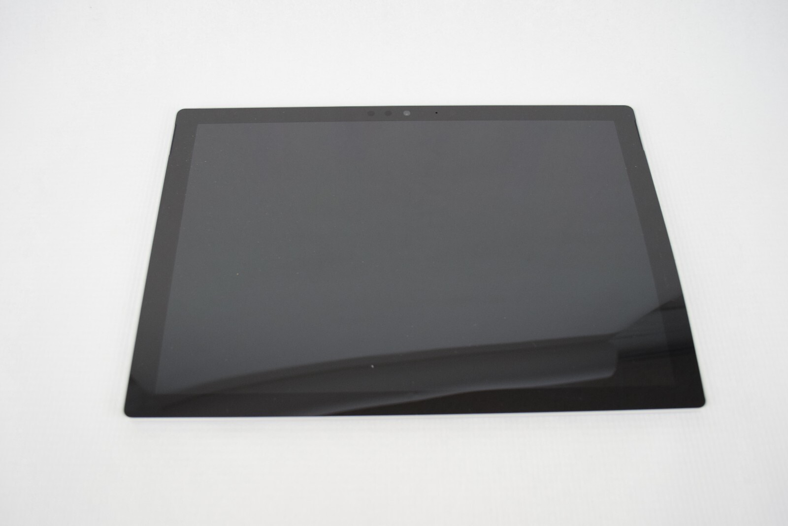 Microsoft 1796 Intel i7-5th 8 GB Ram OS Not Installed 256 GB HDD