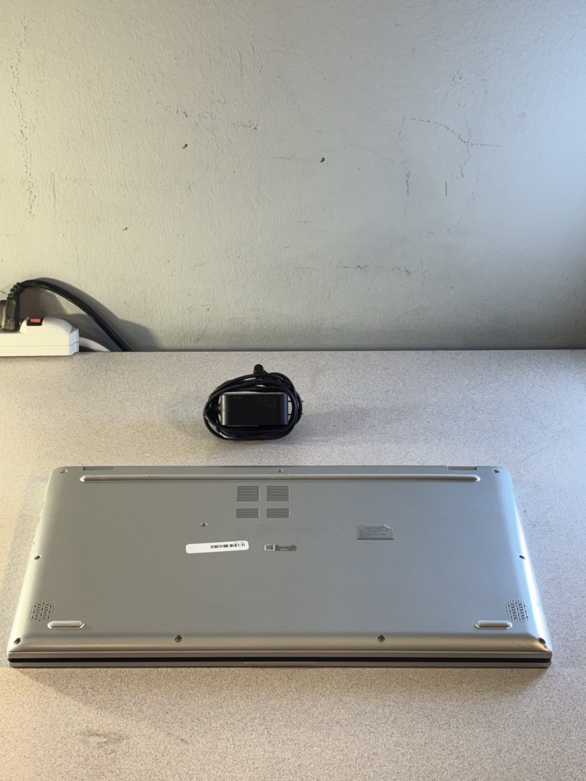 ASUS VivoBook X712A 17.3″ Intel Core i7 1165G7 @ 2.80 GHz 512GB SSD. 8GB RAM,