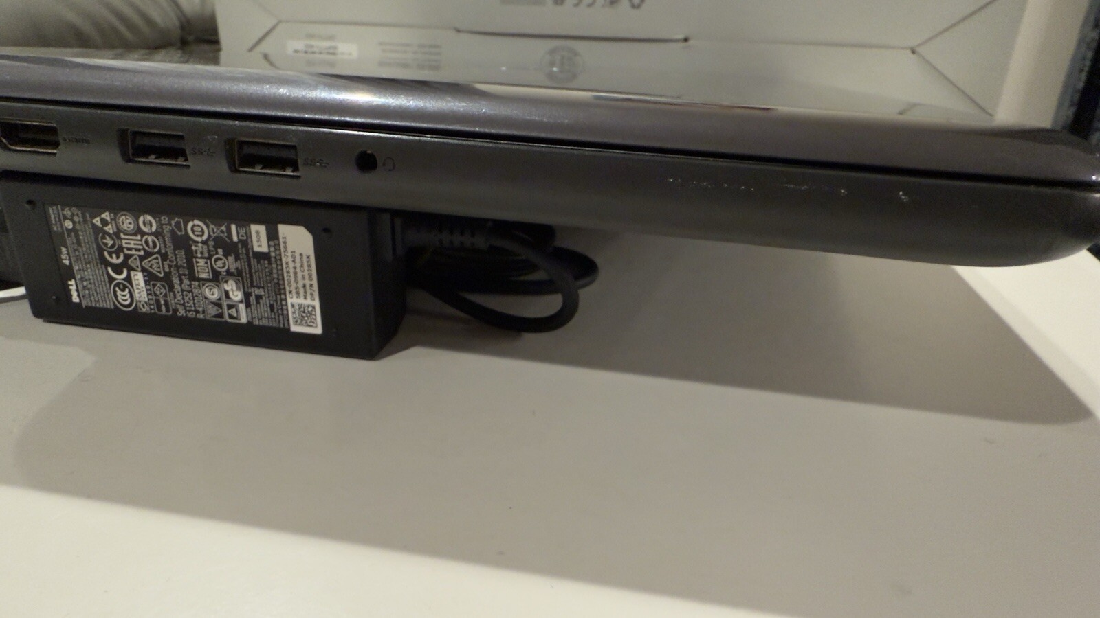 Dell Inspiron 5565 AMD A9 7th Gen. Dell Adapter 45W. No RAM, No HDD See Pictures