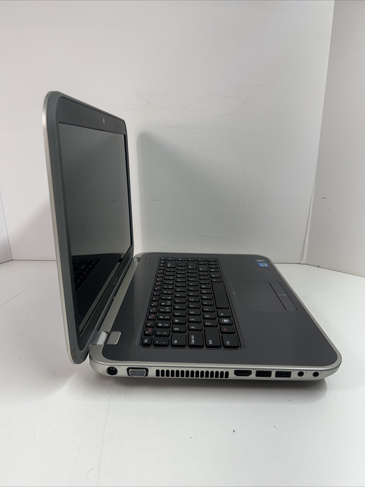 Dell Inspiron 5520 i3-2370m 8GB Ram 240GB SSD Win 10 Pro 🔋Fair