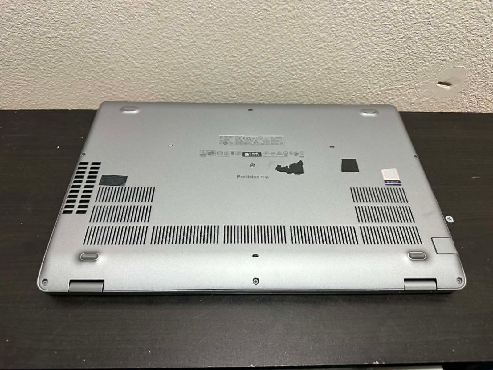 Dell Precision 3551 Laptop 6-Core i7 10th Gen. 16GB 256GB SSD Win11 Office2021