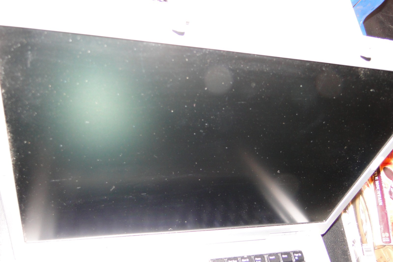 Dell Inspiron E1505 Laptop (Parts or Repair Only) Centrino WM3945ABG Powers On