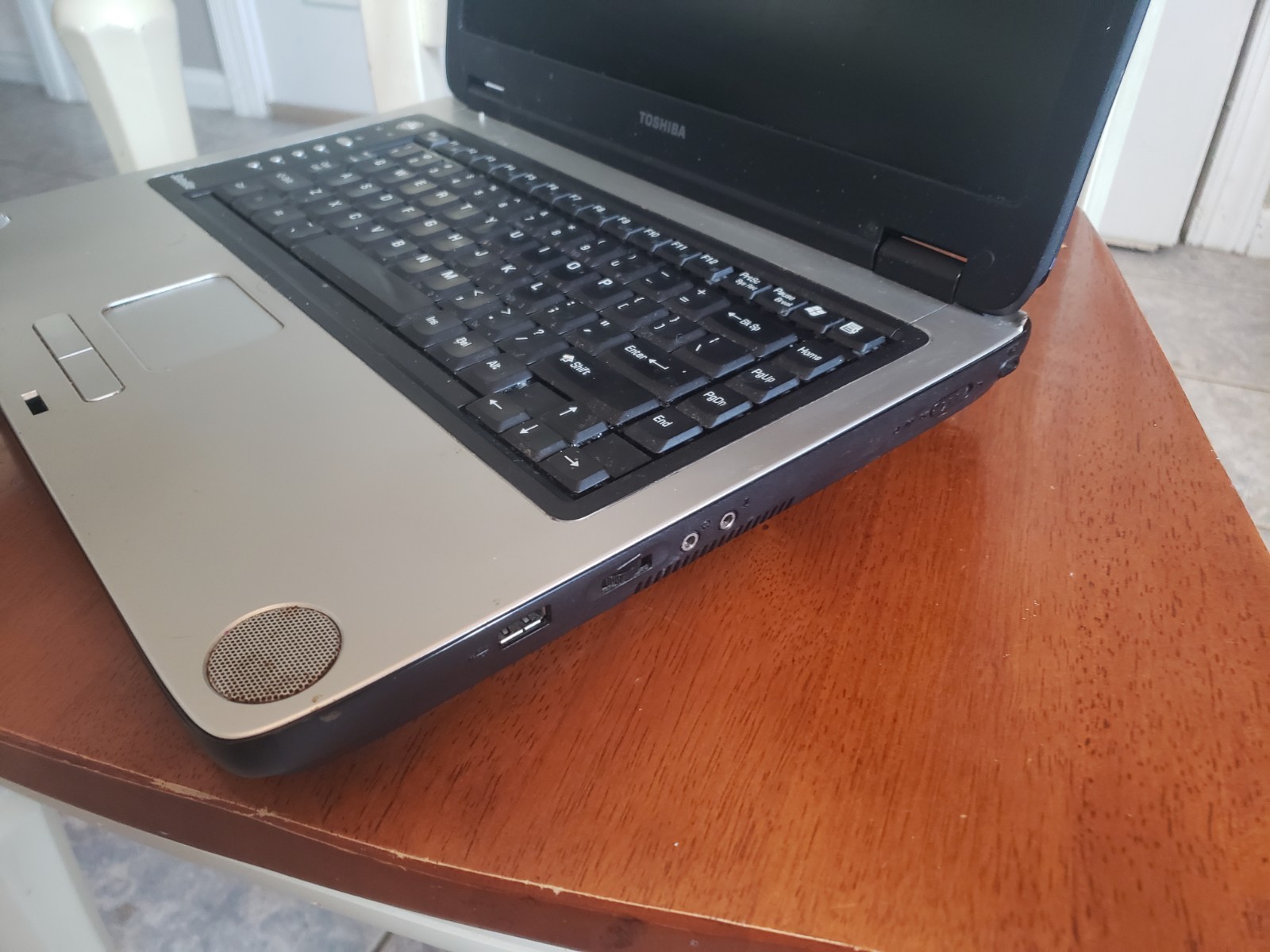 Toshiba Satellite A75-S206 15.4″ Intel Pentium 4 2.8GHZ 1GB Ati 9100 40GB WinXP