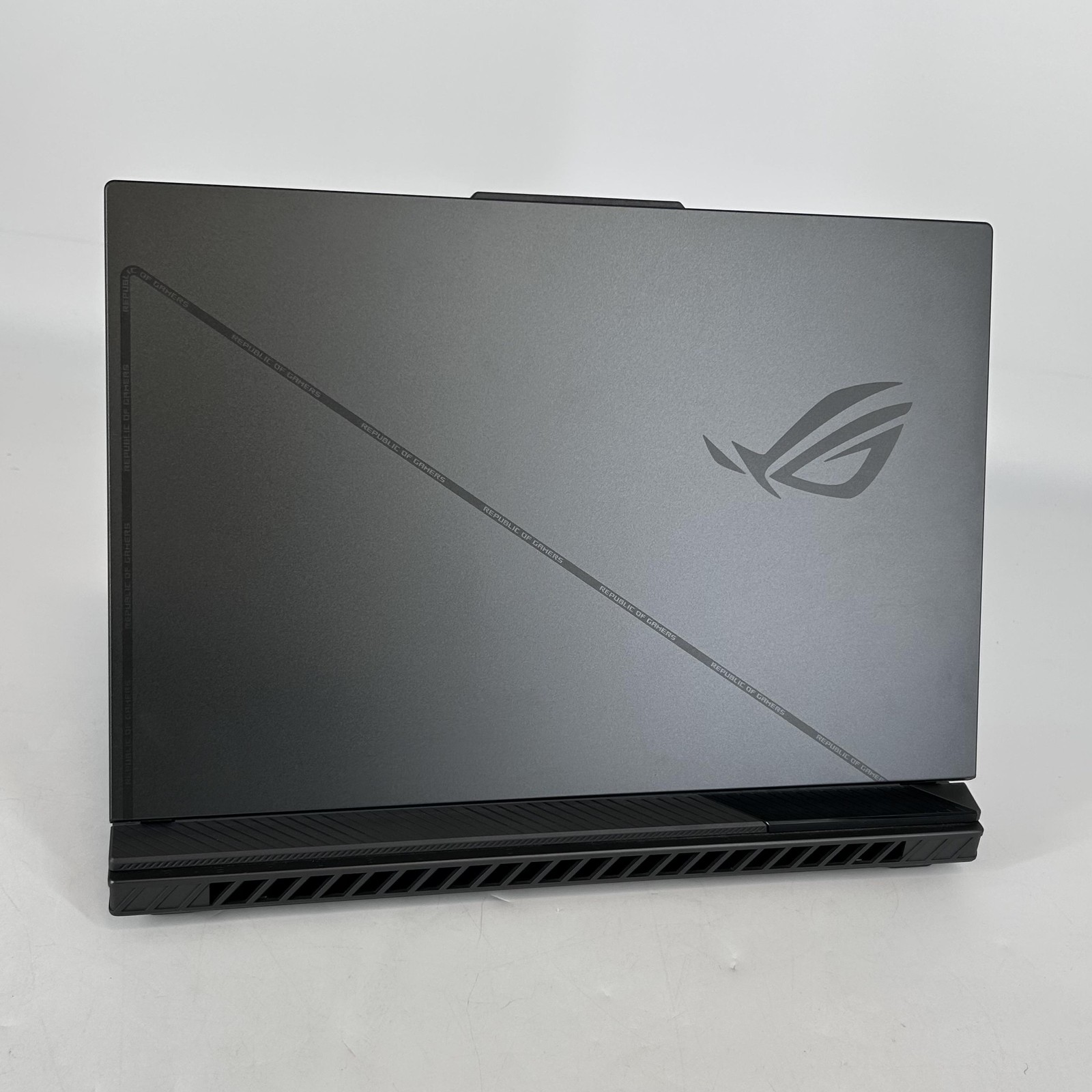 Asus ROG Strix G16 G614 165Hz FHD+ 2.6 GHz i7-13650HX 32GB 1TB/1TB RTX 4060