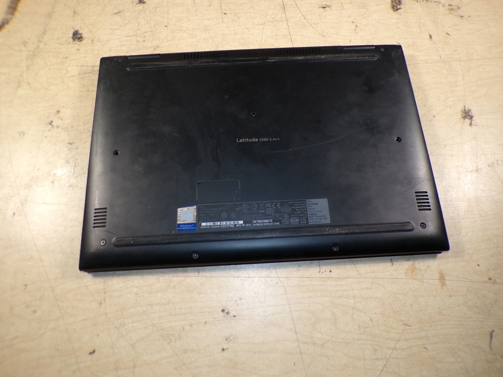 DELL LATITUDE 3390 2 IN 1 INTEL CORE I5-8250U 1.60GHZ 8GB RAM **POWER ON N.F.T.
