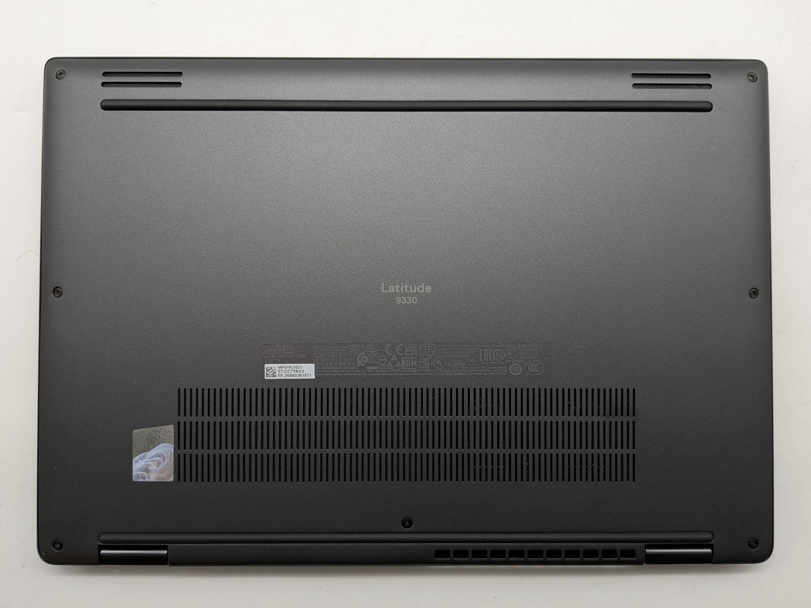 Dell Latitude 9330 2-in-1 13″ 2560 x 1600 Touch I5-1240U 256GB SSD 16GB W11P