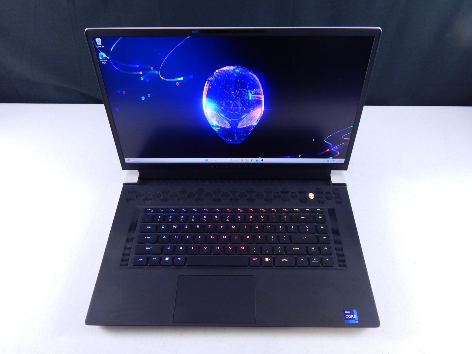 Alienware x17 R2 (17.3 in, 1TB SSD, Intel Core i9, 5.0GHz, 16GB,NVIDIA 3070Ti)