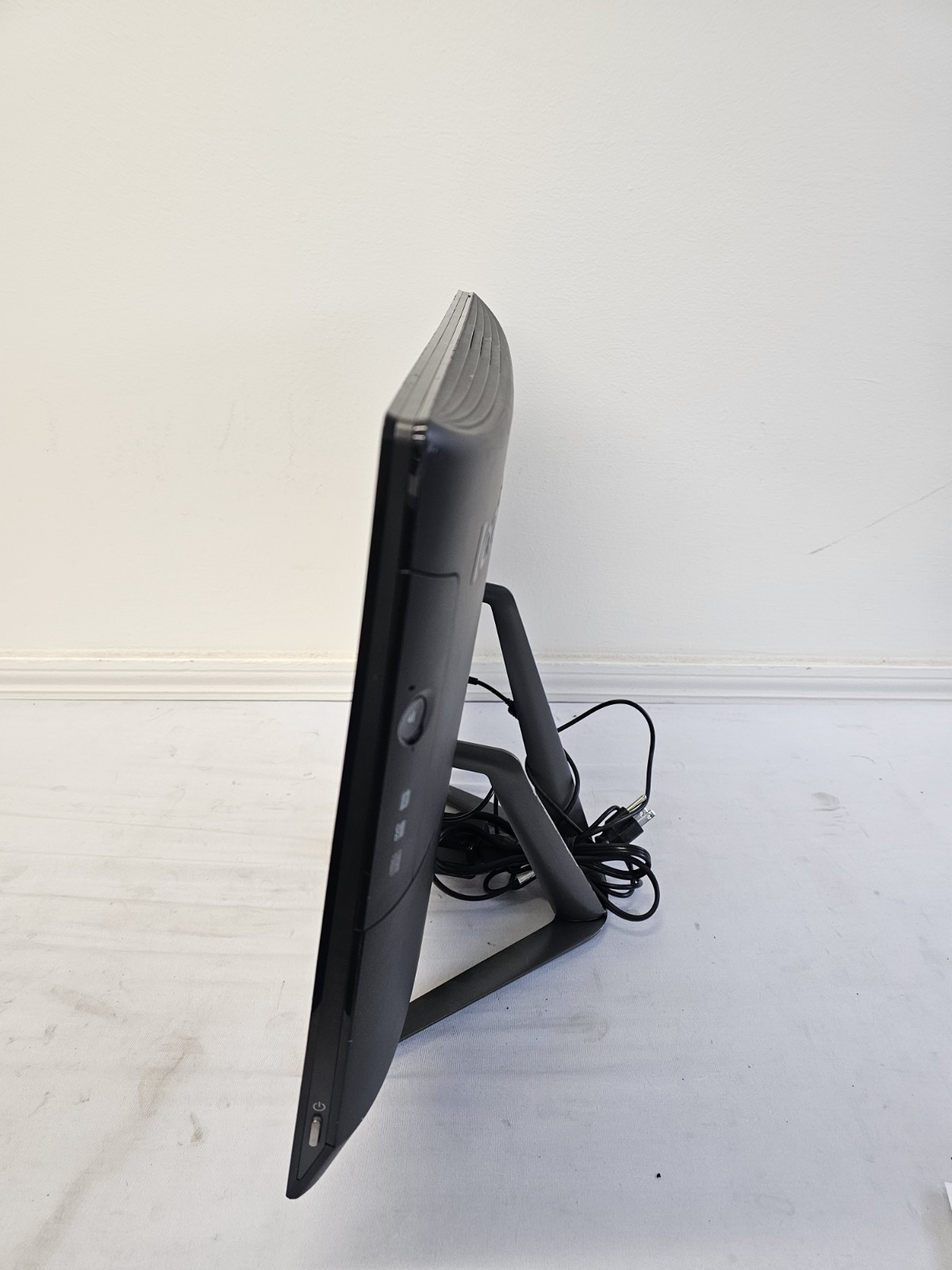 Lenovo C560 All-In-One – Intel i3-4150T – 8GB RAM – 500GB SSD – Windows 10
