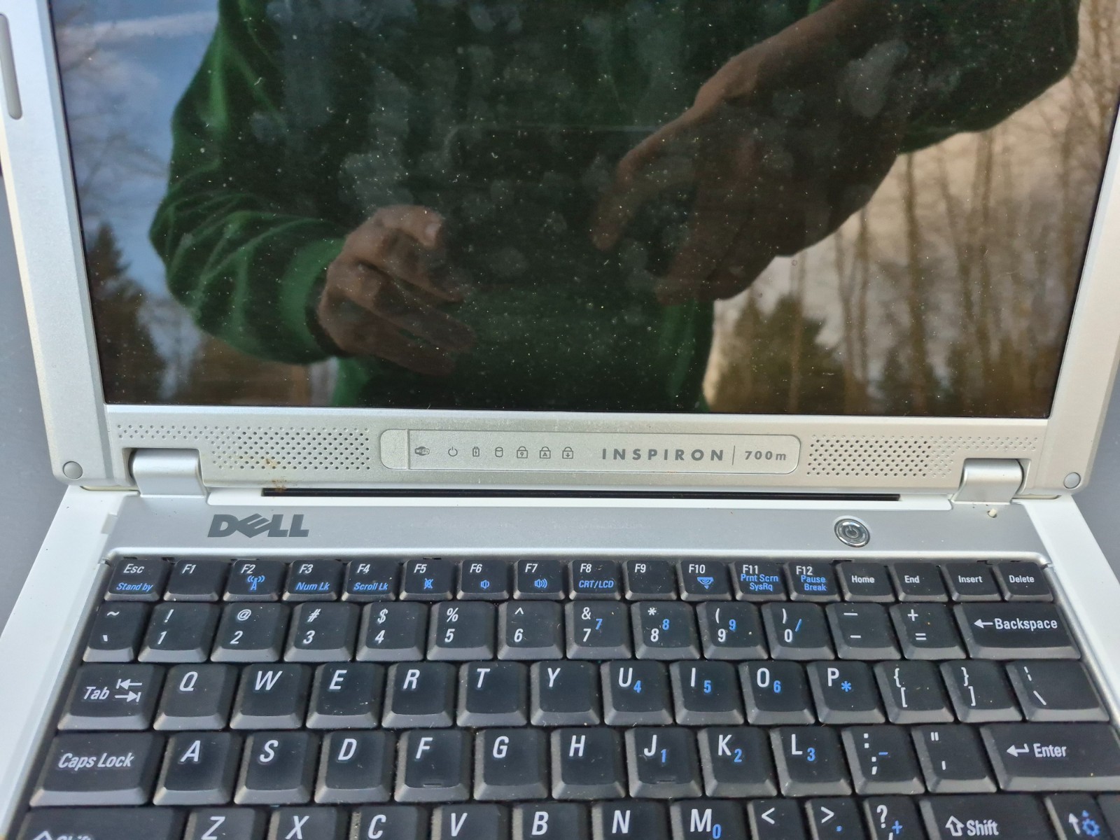 Dell Inspiron 700m 12″ Laptop Intel Pentium Centrino No Hard Drive