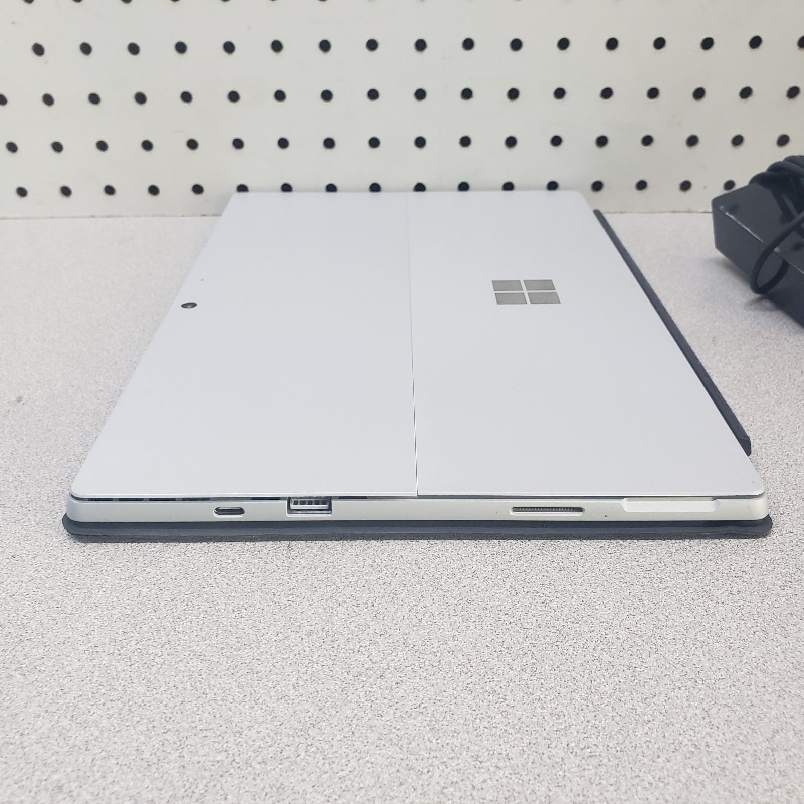 Microsoft Surface Pro 7 + 1960 i7 1165G7 16GB, RAM 256GB SSD, WIN11 2.80Ghz