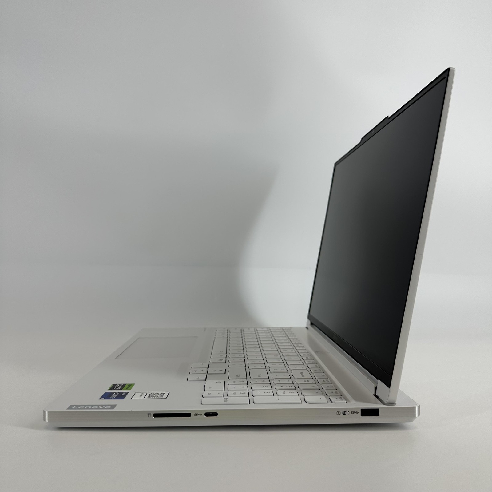 Lenovo Legion 7i Gen 9 16 165Hz QHD+ 2.2 GHz i9-14900HX 16GB 1TB SSD RTX 4060