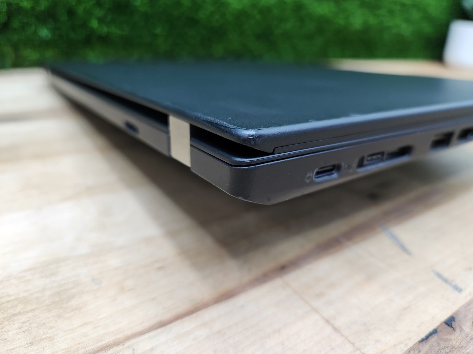 Lenovo ThinkPad T490 14″ FHD i5-8365U 1.6GHz 16GB 256GB SSD Windows 11 Pro ~