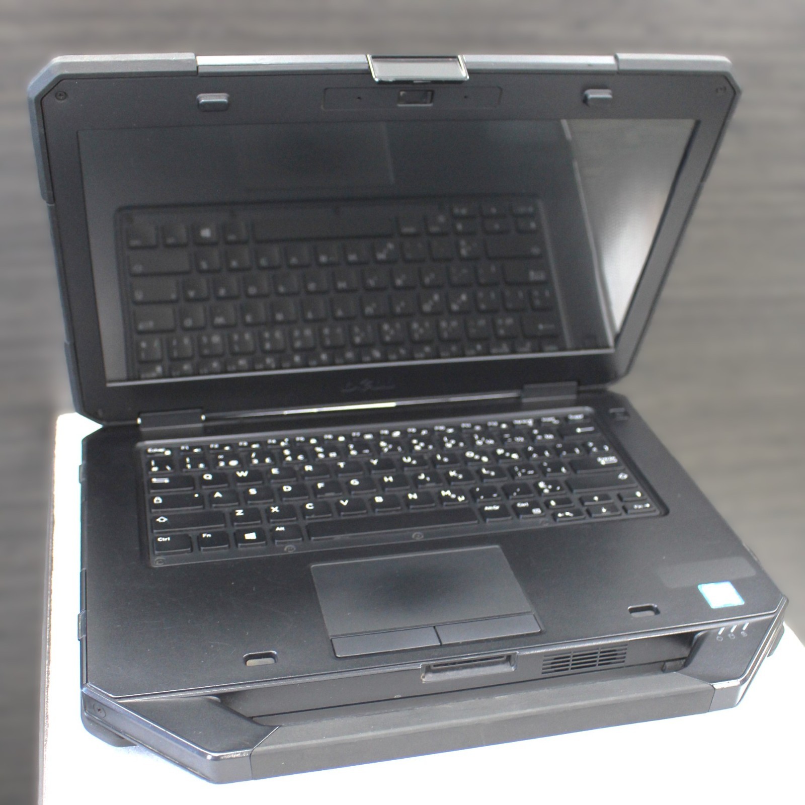 Dell Latitude Rugged 5414 14.0″ Non-Touchscreen i5-6300U 8GB RAM 256GB SSD