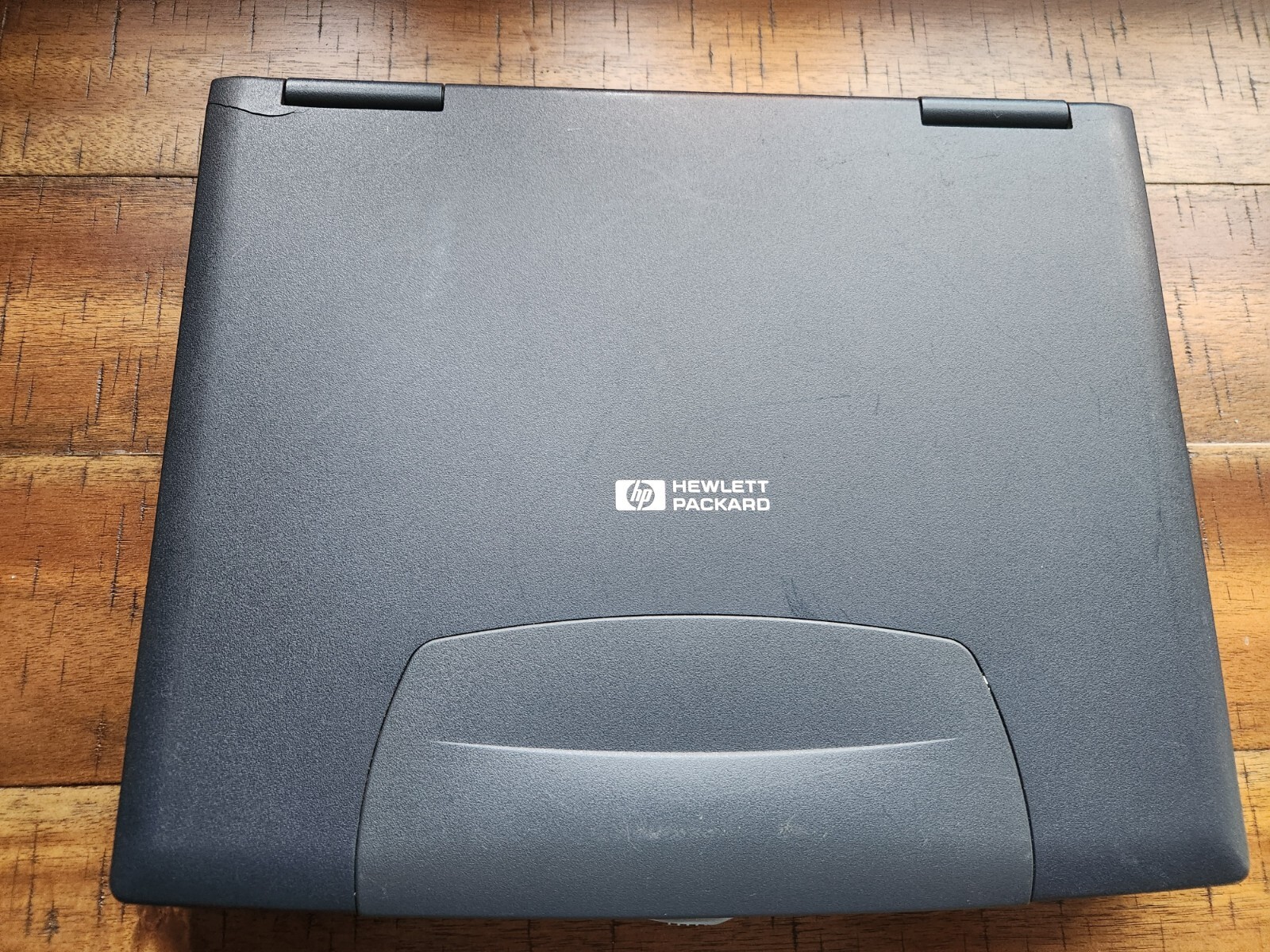 HP Pavilion N3410 12.1” (AMD-K6®-2 @ 551MHz ,256MB RAM , 6.04GB HDD) Win XP Pro