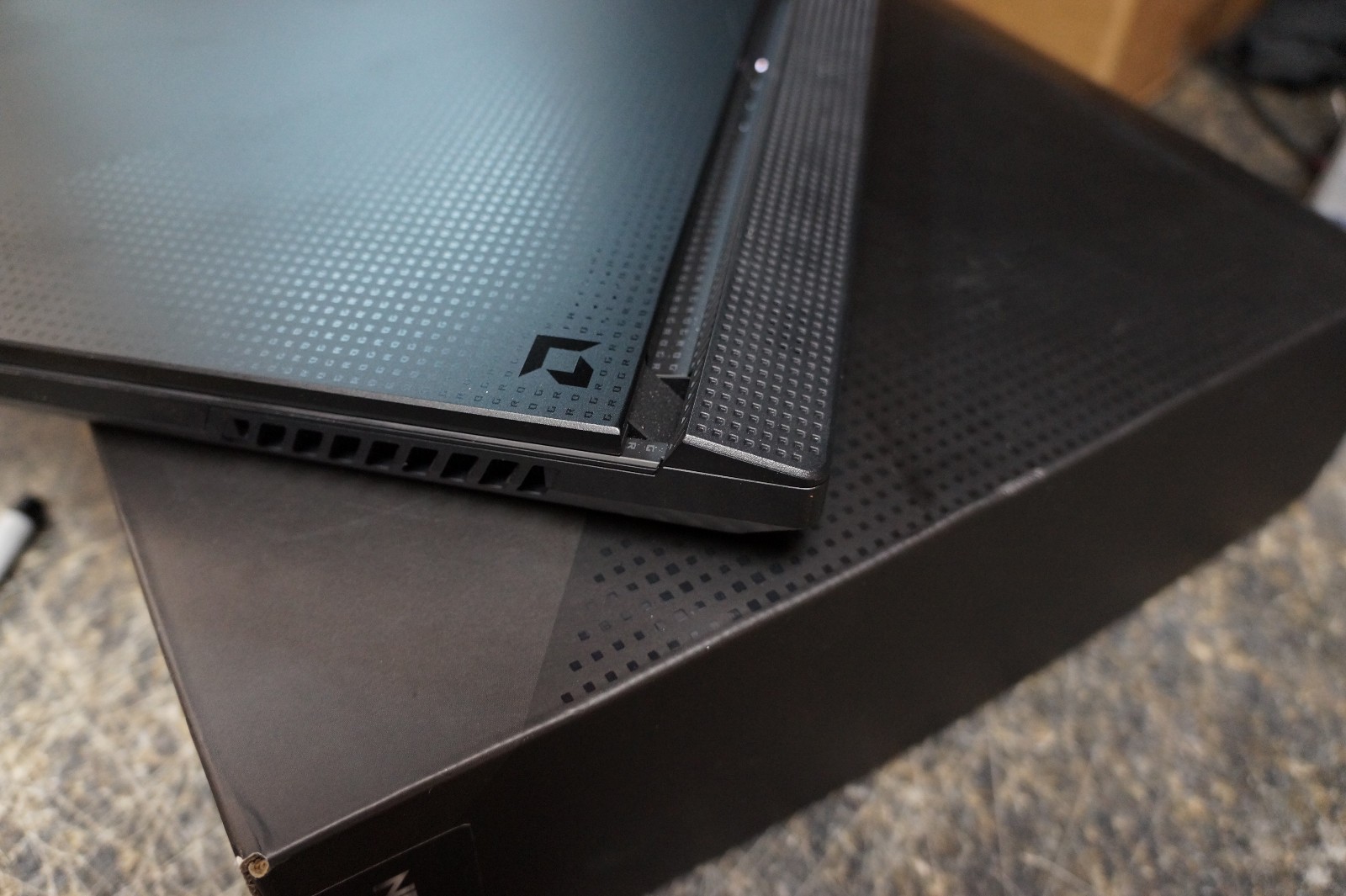 ASUS ROG Strix ADVANTAGE ED. G513QY 5900HX 16 GB RAM, 512 GB SSD – (5RIE26CB)