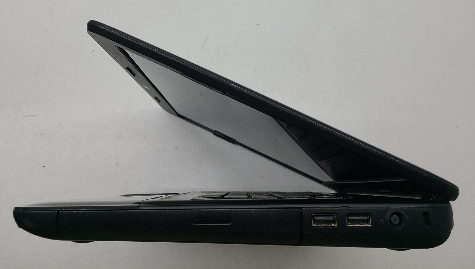 HP 2000-2D70NR 15.6″ Laptop AMD A4-5000 4GB Ram NO HD/OS/BATT (FL)