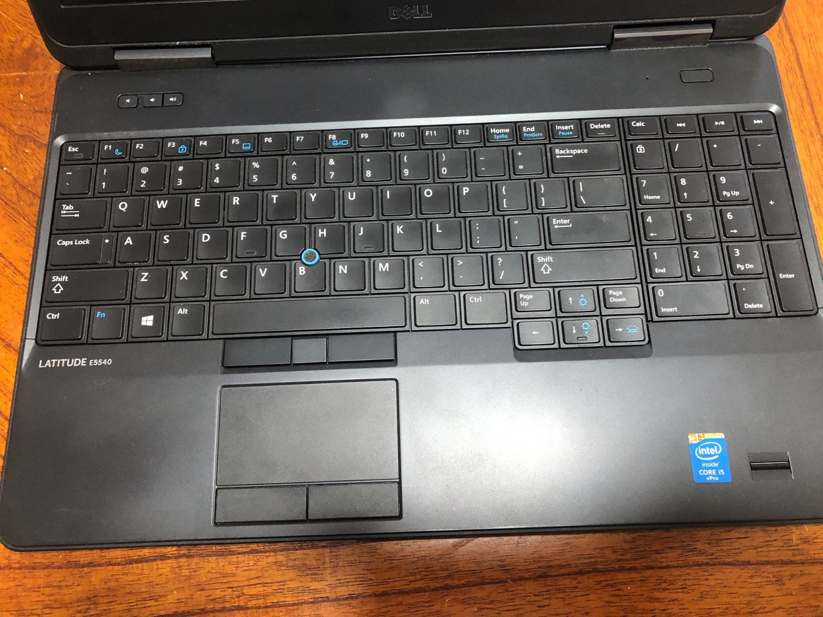 DELL LATITUDE E5540 Laptop w/ Intel Core i5-4310U 2.00 GHZ + 8 GB 460GB HD
