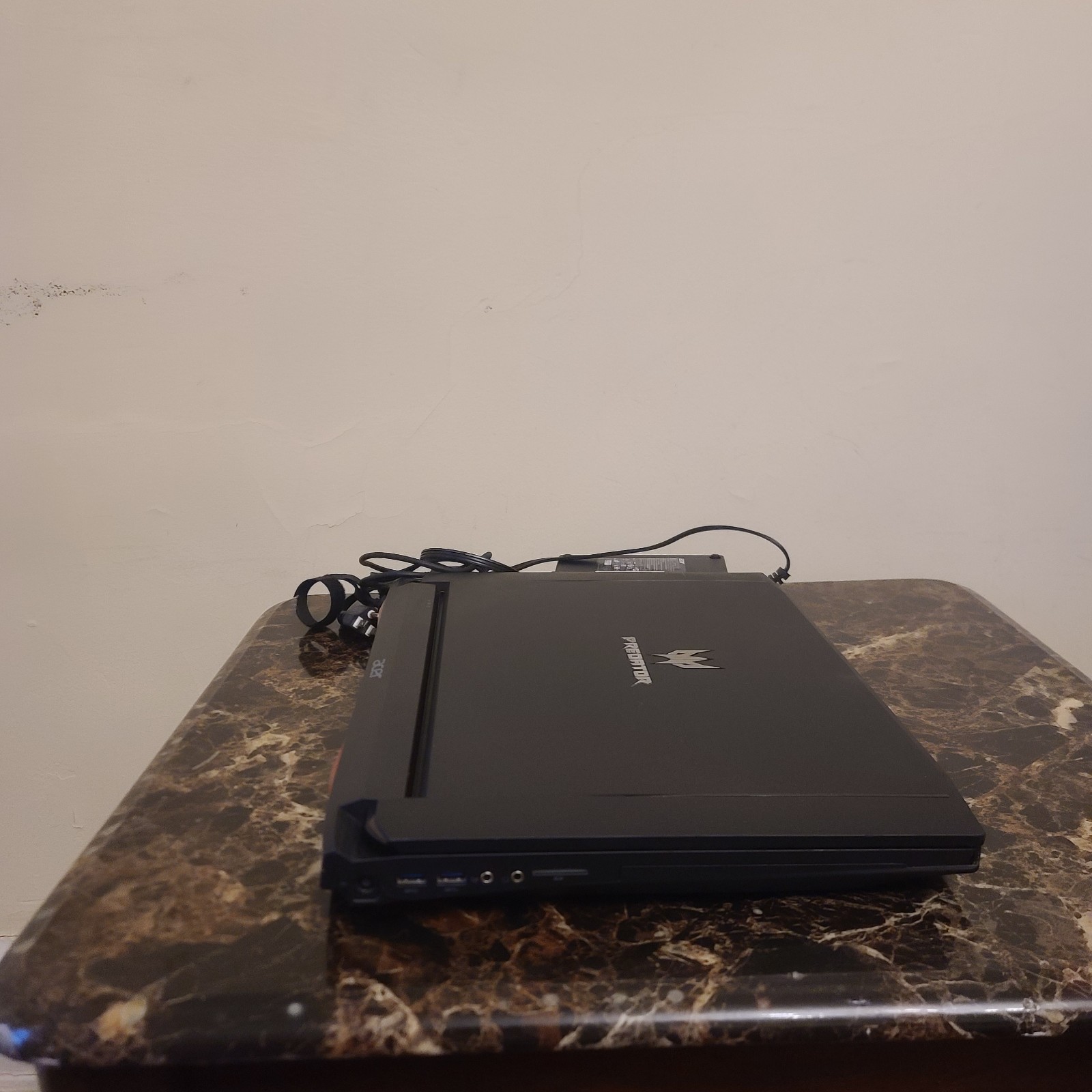 PREDATOR GX-792 GAMING LAPTOP CORE i7-7700HQ 16GB RAM GTX 1080 512GB NVME
