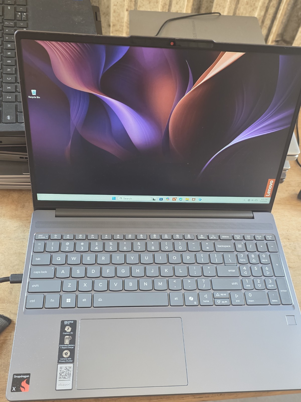 Lenovo IdeaPad Slim 3x 15Q8X10 15.3″ WUXGA Touch Snapdragon X 16GB 1TB Jghz B