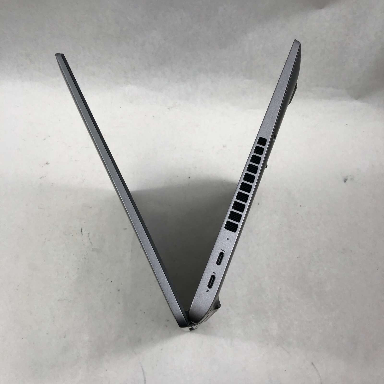 Dell Latitude 5540 15.6″ FHD Intel Core i7-1355U 16GB RAM 512GB SSD No OS READ*