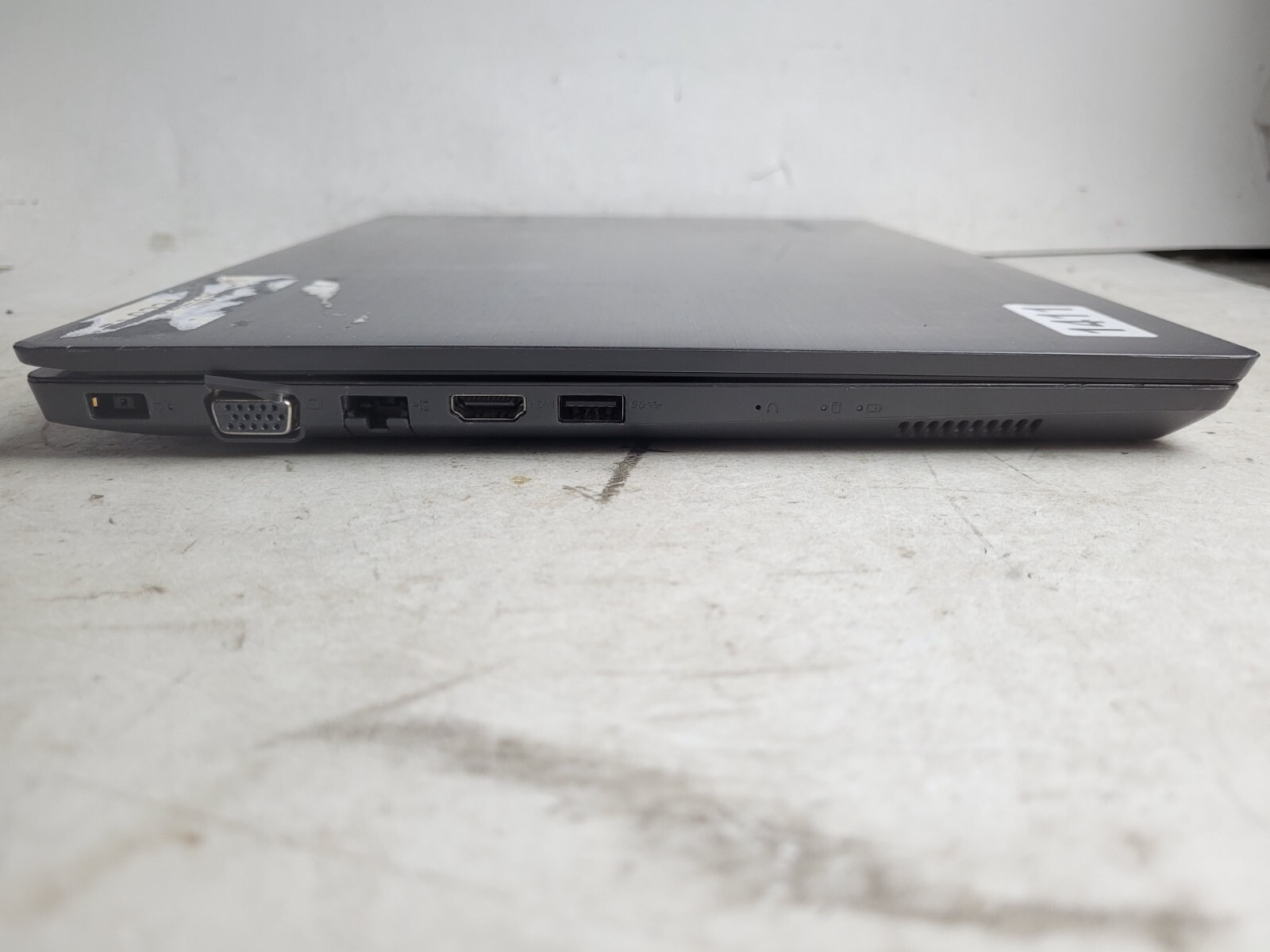 Lenovo V330-14ARR w/AMD Ryzen 3 2200U, 4GB RAM, 14″ Laptop for Parts #1411