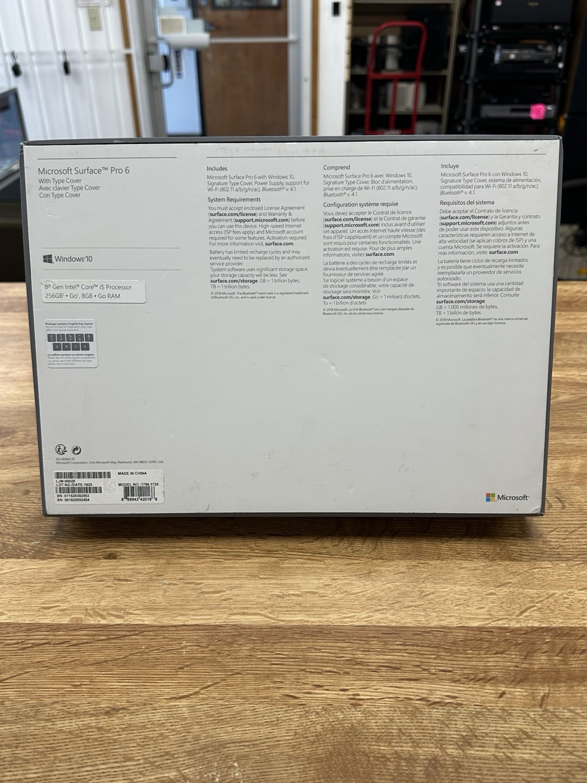 Microsoft Surface Pro 6 12.3″ 256GB SSD, Intel Core I5 8th Gen., 3.4GHz, 8GB RAM