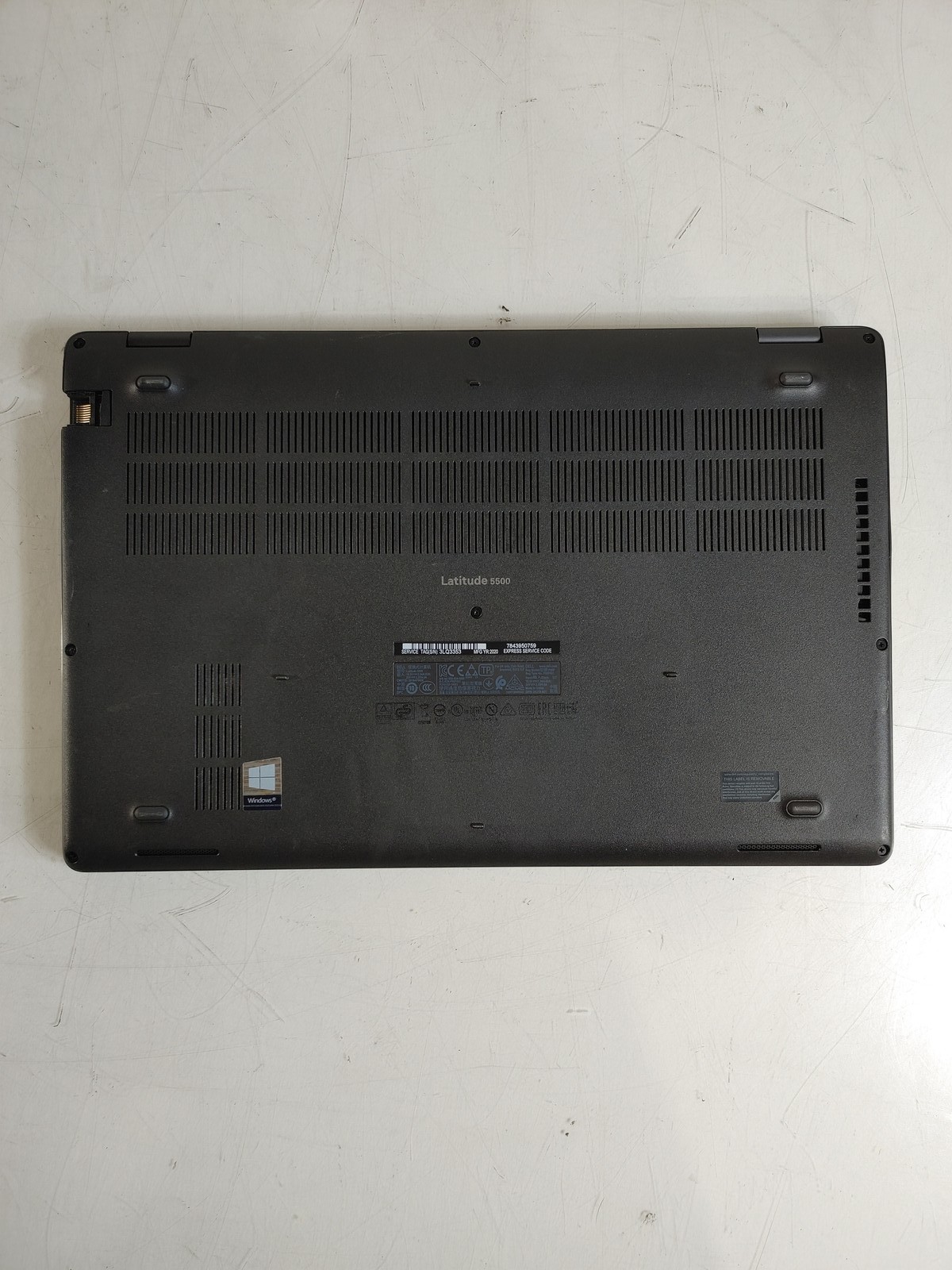 Dell Latitude 5500 Core i7-8665U 1.90 GHz 16 GB DDR4 No HDD