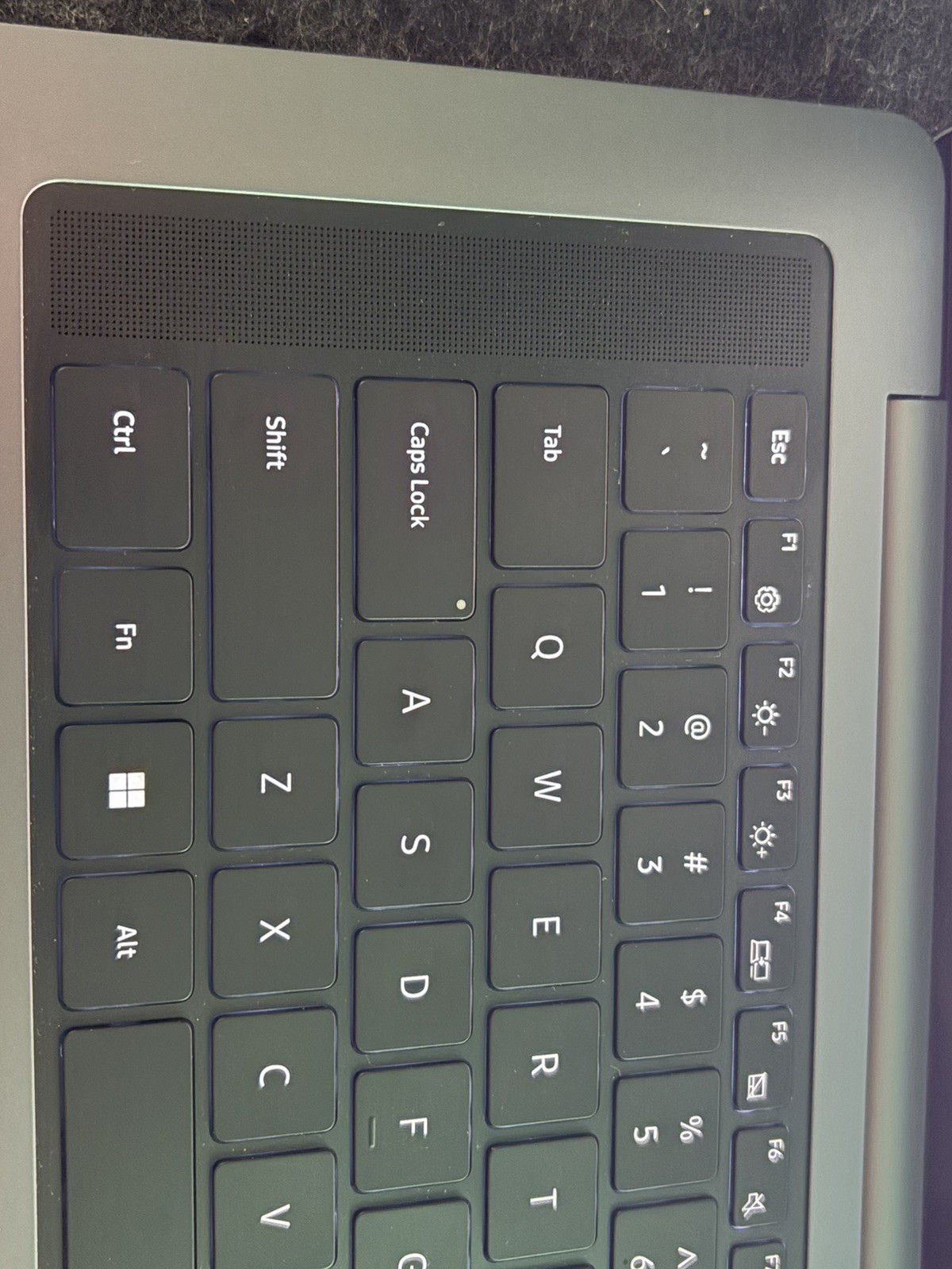 Samsung Galaxy Book 6 Ultra 16 (32GB, RTX 5060, 1TB SSD)