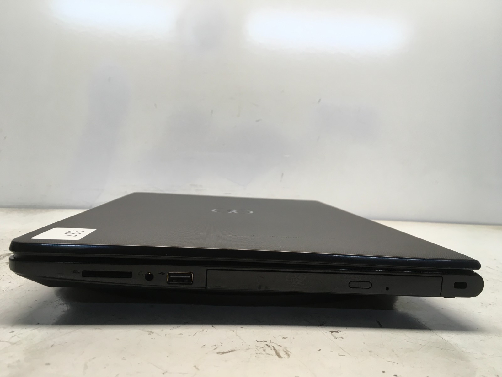 Dell Inspiron 15-3565 AMD A6-9200 2011MHZ 4 GB NO HDD