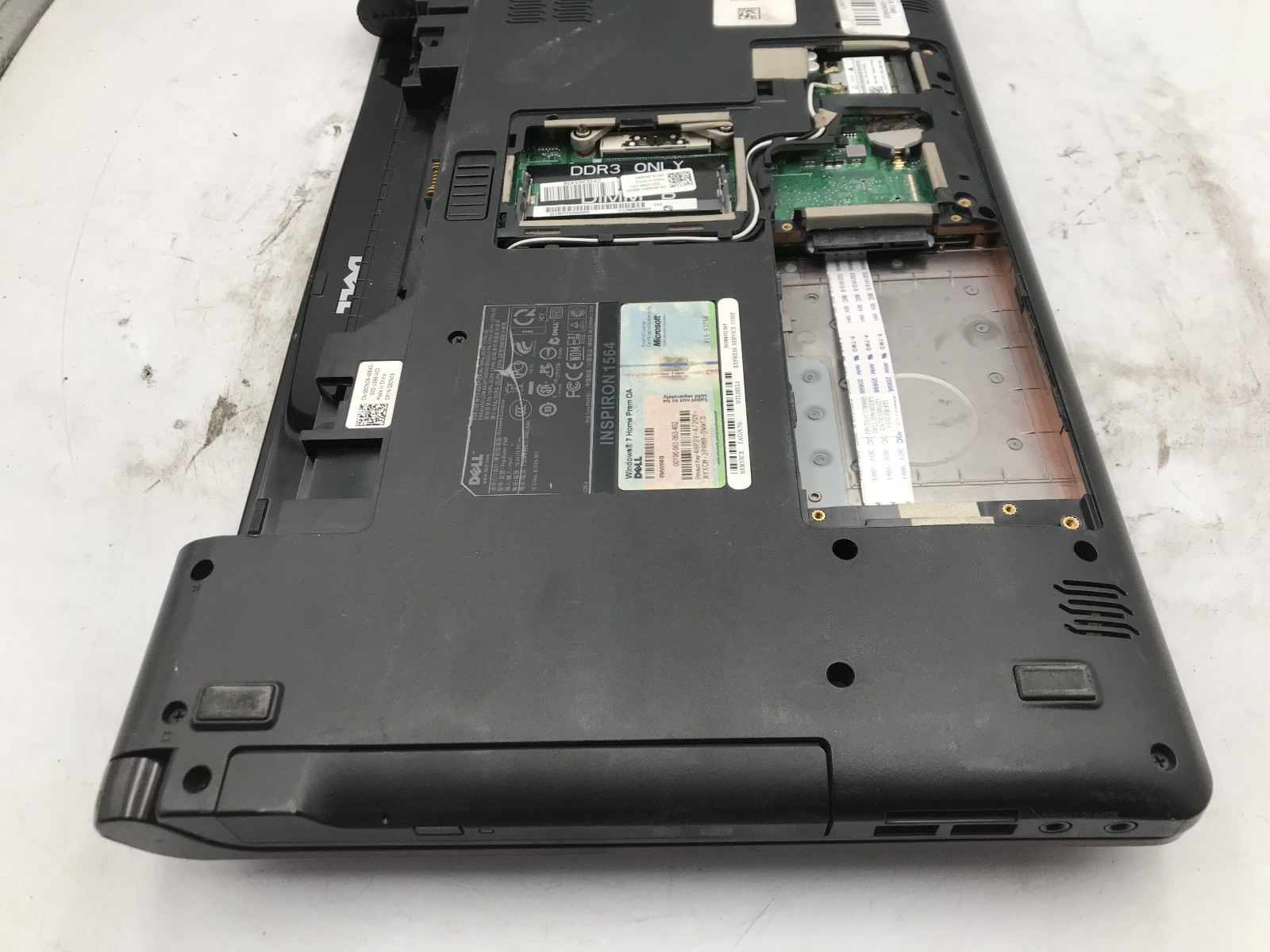 DELL INSPIRON 1564 – FOR PARTS/REPAIR – INTEL I3 330M – NO RAM – READ DESC – BB!