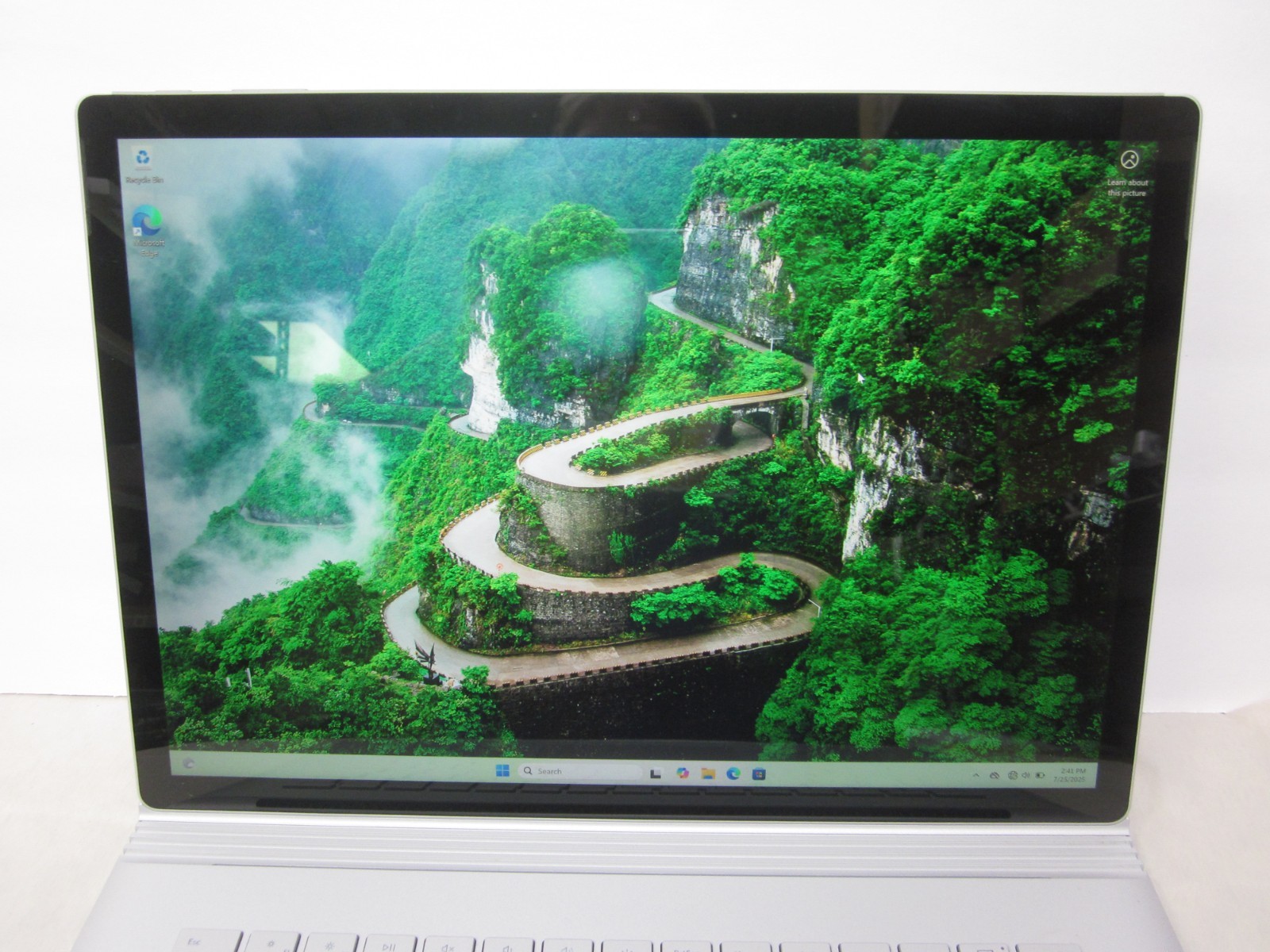 Microsoft Surface Book 2 1793 I7-8650U @ 1.9GHz 1TB 16GB WIN11PRO TOUCH GTX 1060