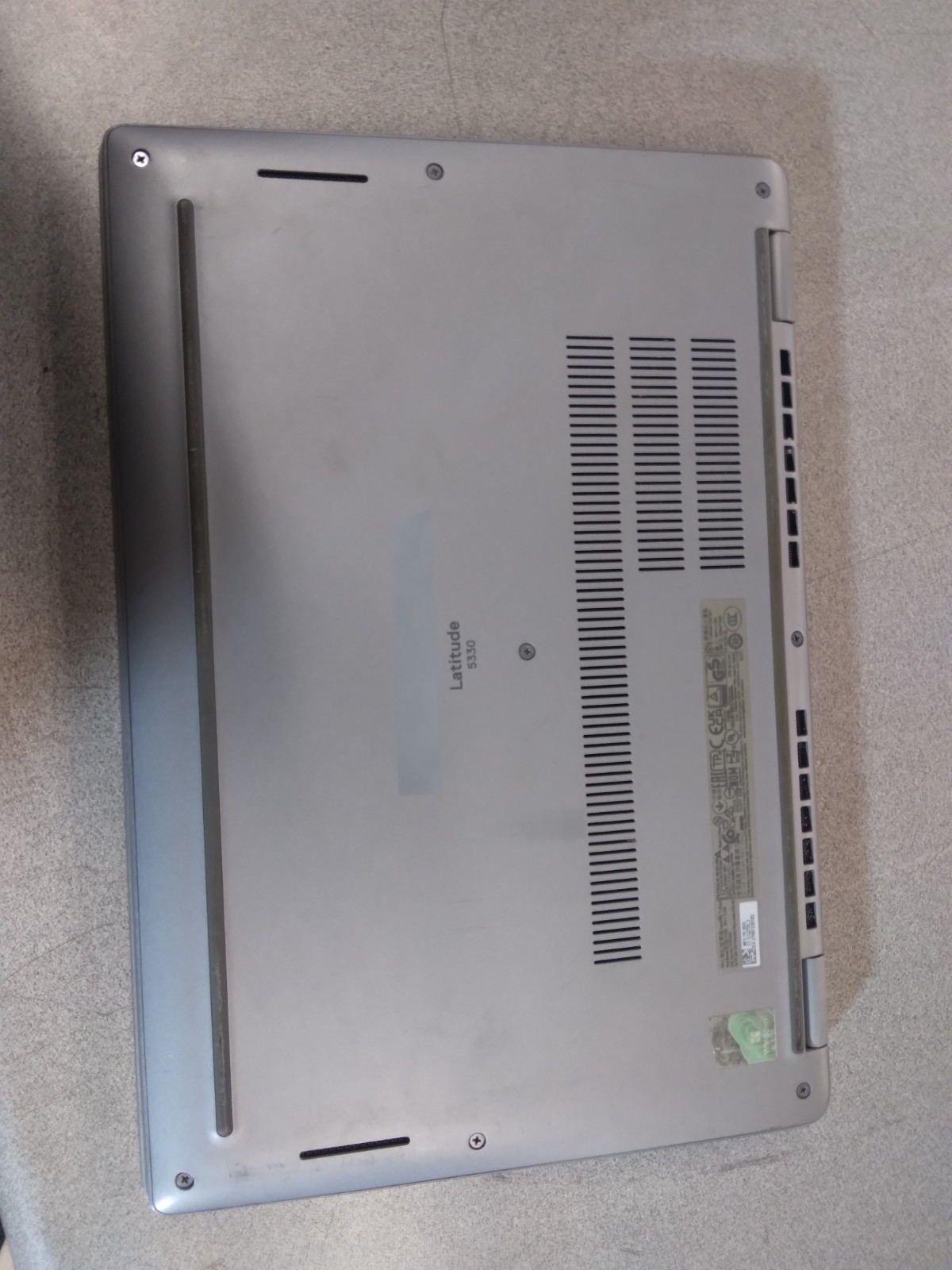 Dell*Latitude*5330*Intel*i5-1245U*512GB*NVMe*16GB*DDR4*Iris*Xe*graphics