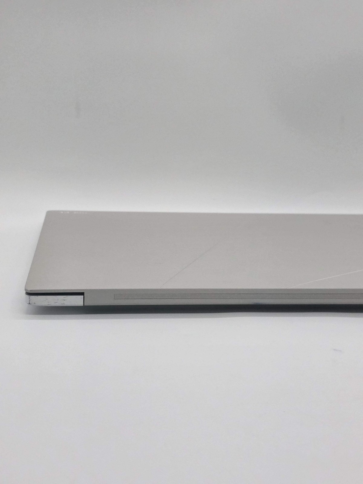 Asus Zenbook S 16 UM5606WA – Ryzen AI 9 365 – 24GB / 1TB – Used